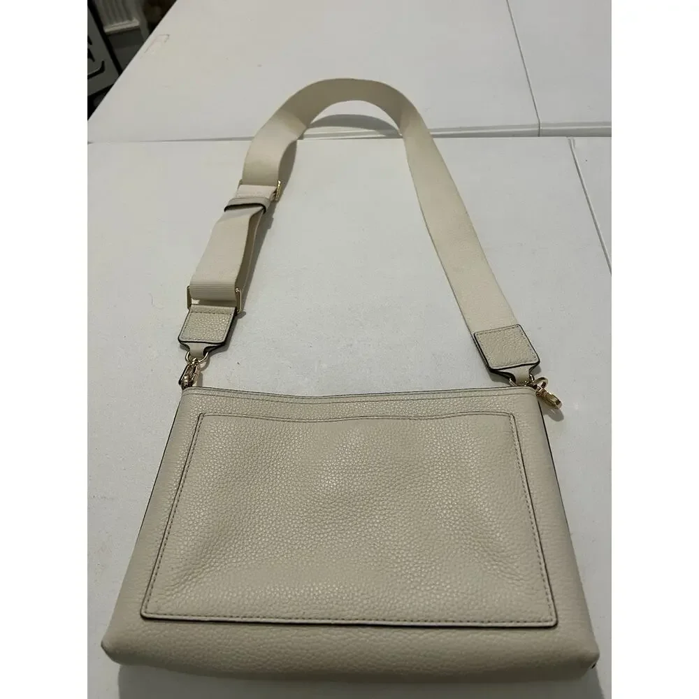 Tory Burch swing crossbody bag cream Adjustable Strap Excellent Condition